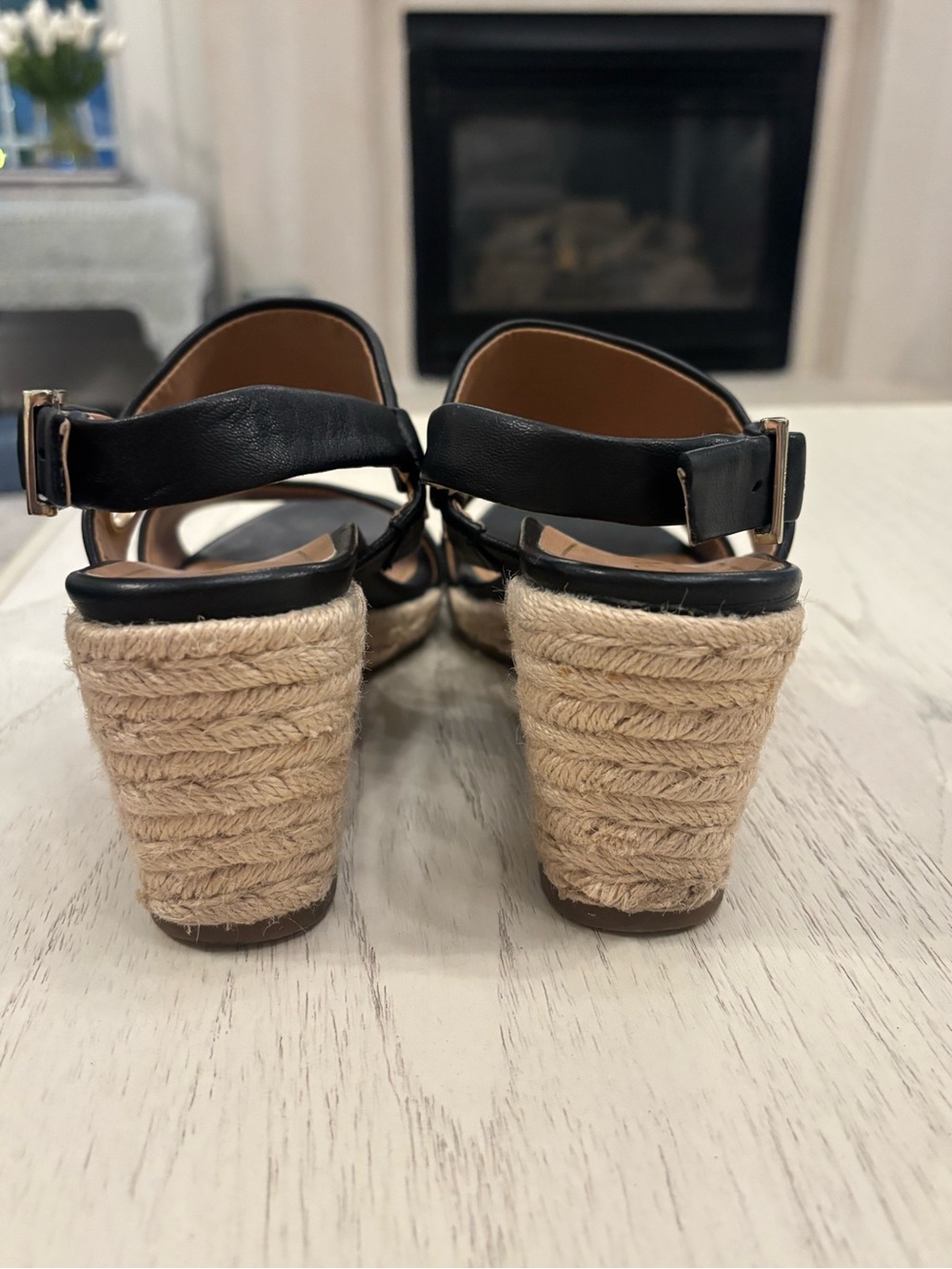 Vionic black leather strappy wedge sandals in women’s size 8. - Picture 5 of 6